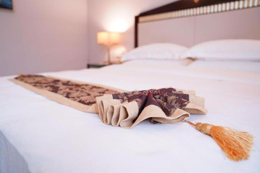 Hua Xia Pearl Hotel Foshan Esterno foto